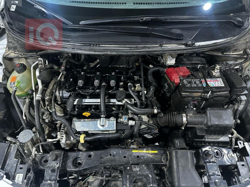 نيسان فيرسا